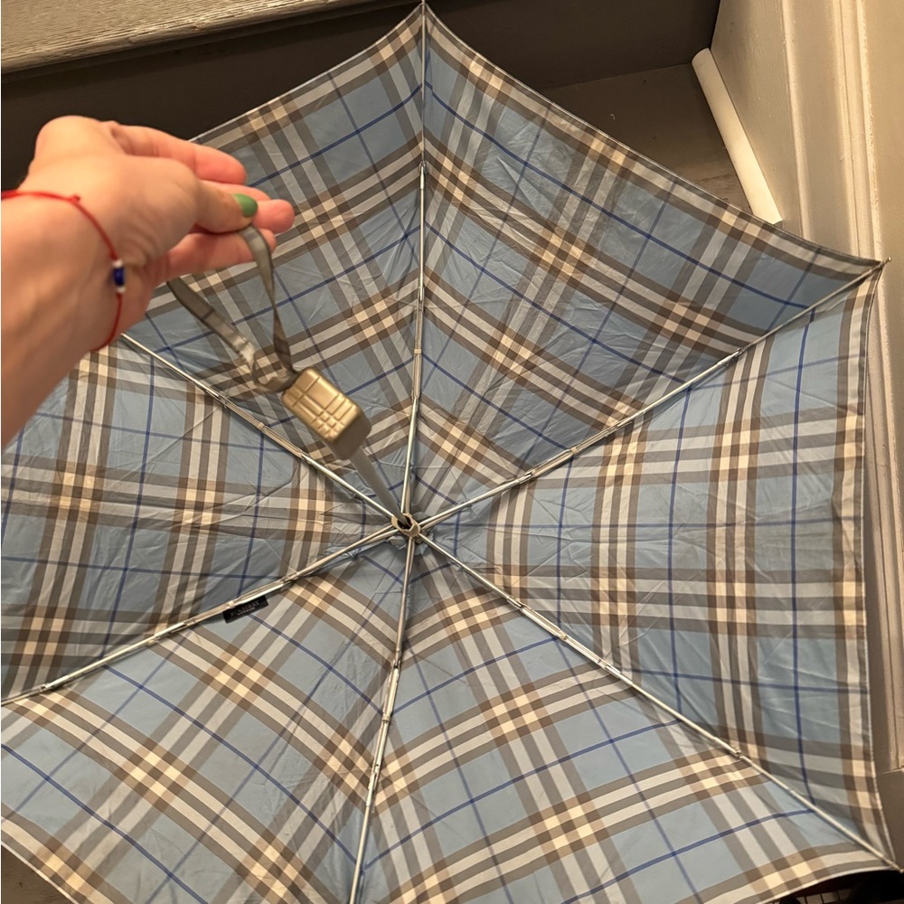Burberry Plaid travel umbrella - Picture 4 of 4